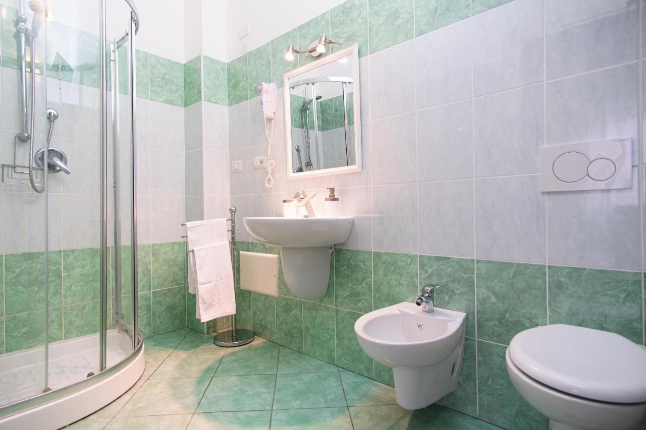 אלגהרו Jadianas Guest House מראה חיצוני תמונה