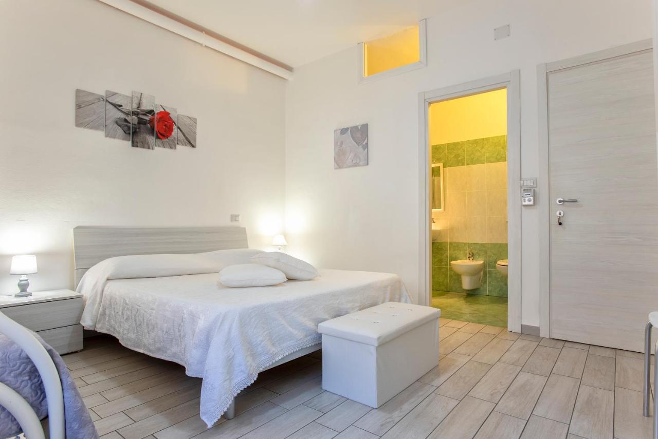אלגהרו Jadianas Guest House מראה חיצוני תמונה